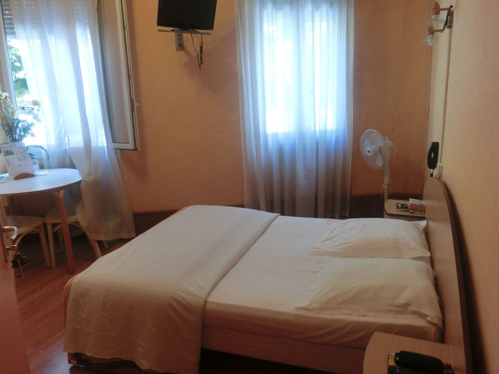 Le Terminus D'Albi Hotel ภายนอก รูปภาพ